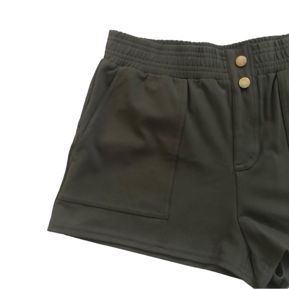 HALARA Mid Rise Elastic Waistband Button Side Pocket Casual Shorts 1.5'' - Picture 6 of 10